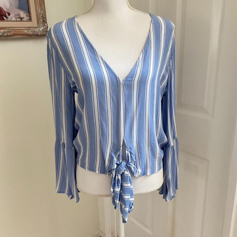American Eagle Outfitters Sz Med Blue White Stripe Tie Front Blouse Flare Sleeve